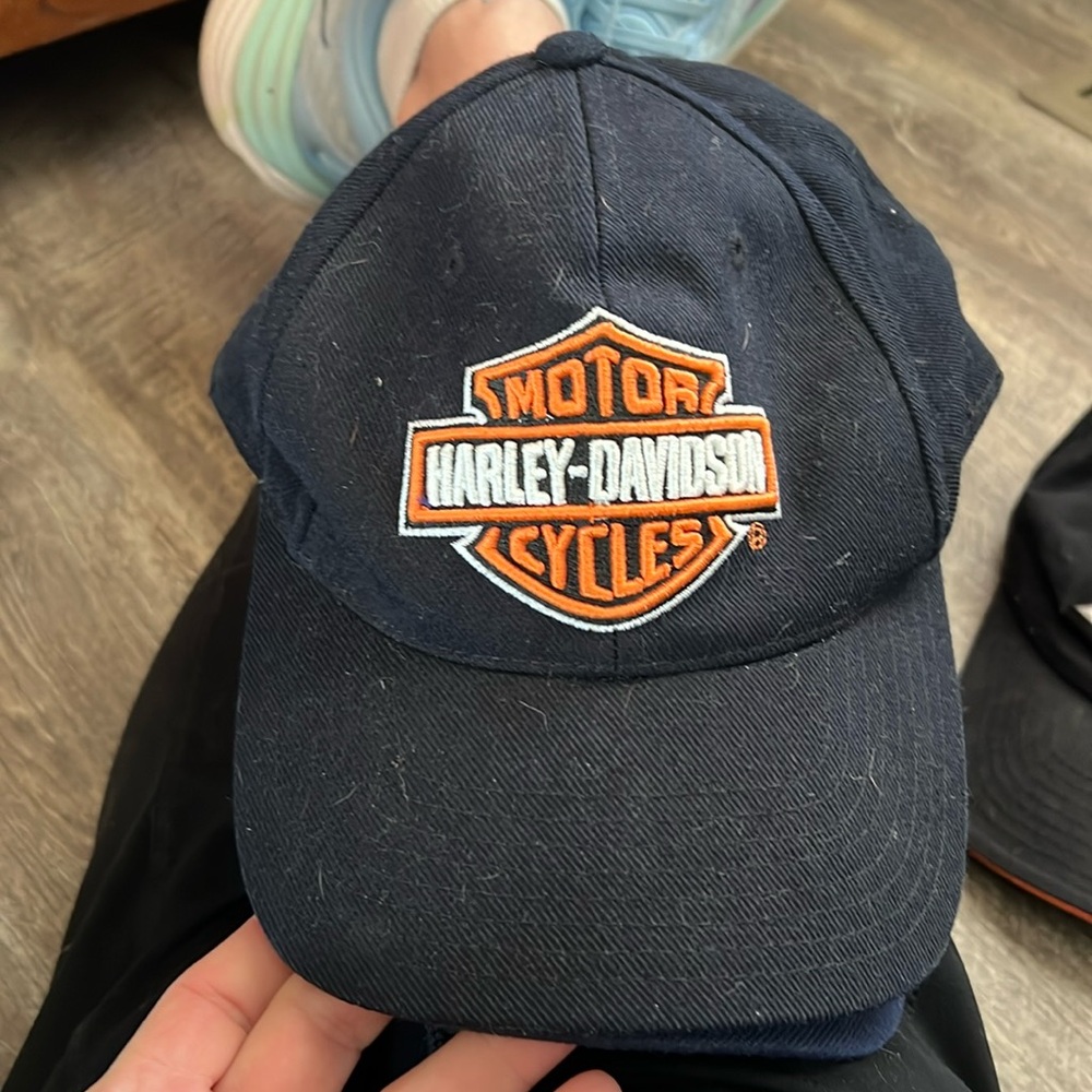 Black Harley Davidson hat. Size 7 3/8. Like new.